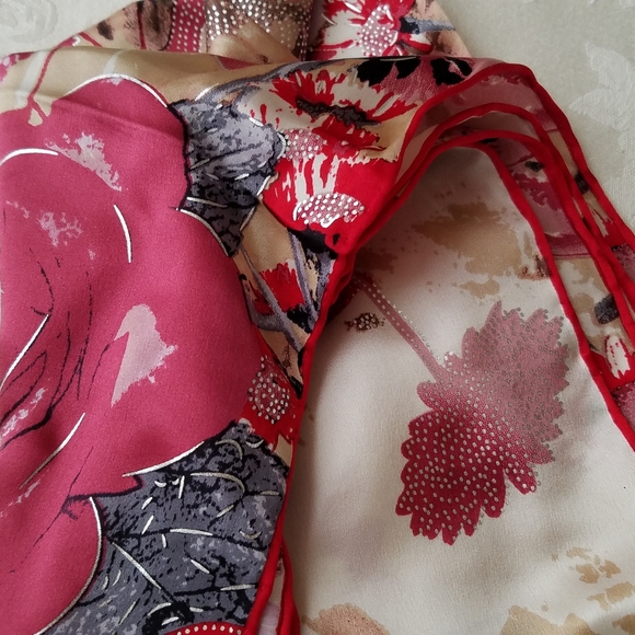 New Adorable Silk Floral Scarf - Picture 6 of 15